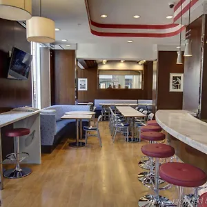 Fairfield By Marriott Manhattan/financial District Hotel